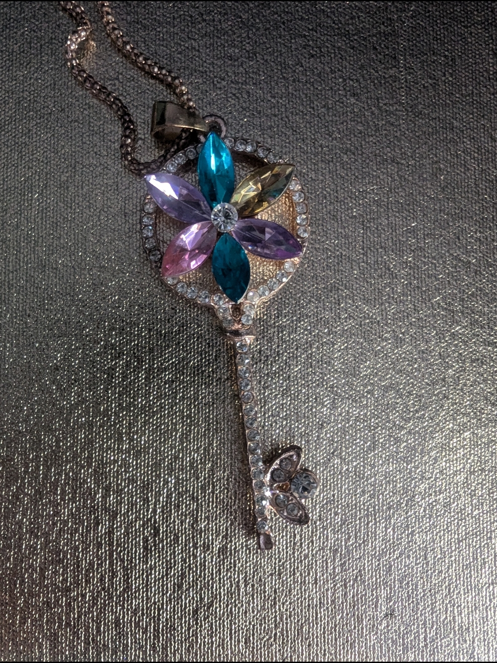 NWOT Betsey Johnson Key Necklace in Rose Gold Tone